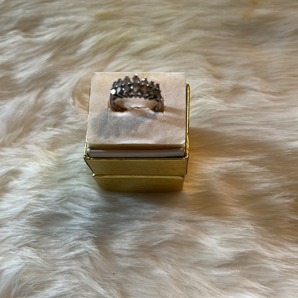 Sterling Silver .925 CZ Ladies Ring - Picture 2 of 2